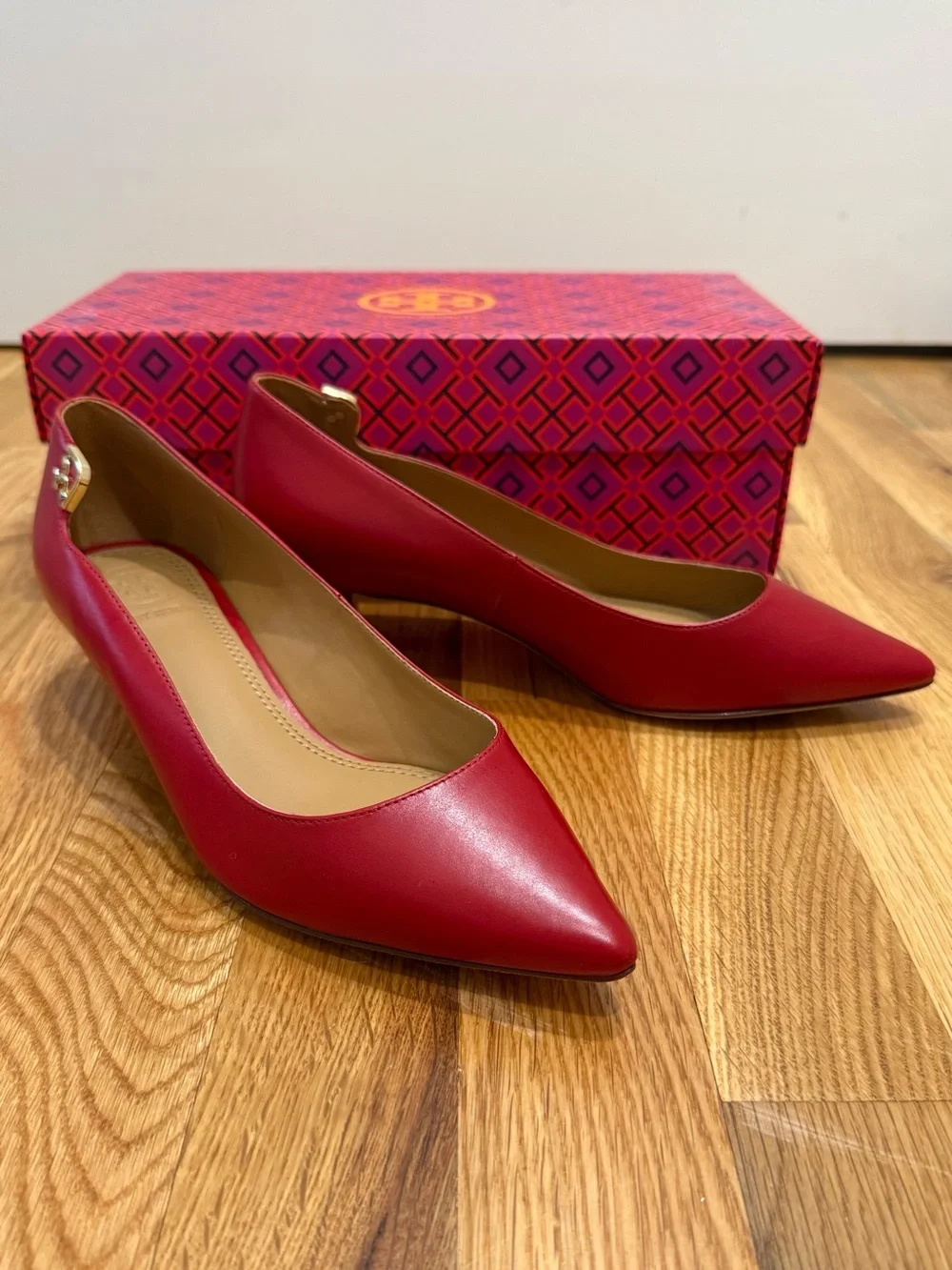 NIB New Tory Burch Elizabeth 40mm Kitten Heel Pump Dark Redstone Size 6C